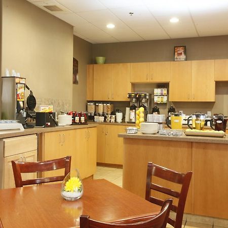 Stonebridge Hotel Dawson Creek Buitenkant foto