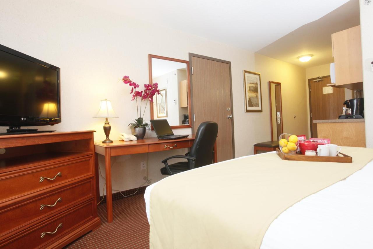 Stonebridge Hotel Dawson Creek Buitenkant foto